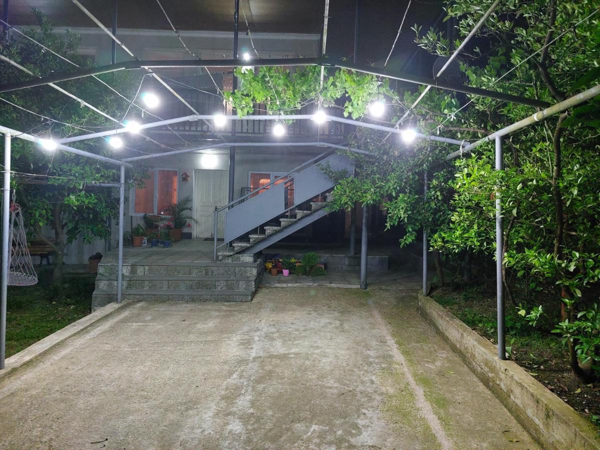 Lakeside Green Balcony Home Tskaltubo Bagian luar foto