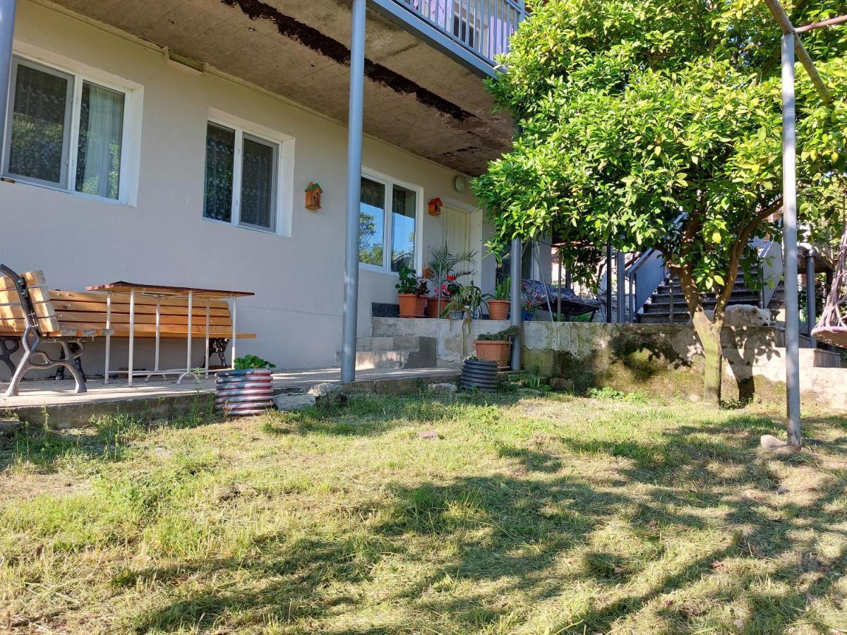 Lakeside Green Balcony Home Tskaltubo Bagian luar foto